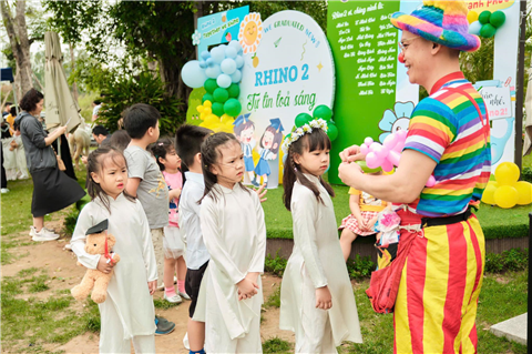Ảnh Chú hề vặn bóng ở Hoàn Kiếm 0911691080
